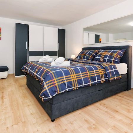 Relaxing 2Bd Apartment, Ground Floor - Walk To Old Town Split Eksteriør bilde