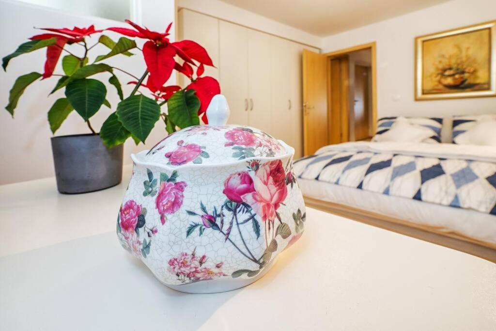 Relaxing 2Bd Apartment, Ground Floor - Walk To Old Town Split Eksteriør bilde