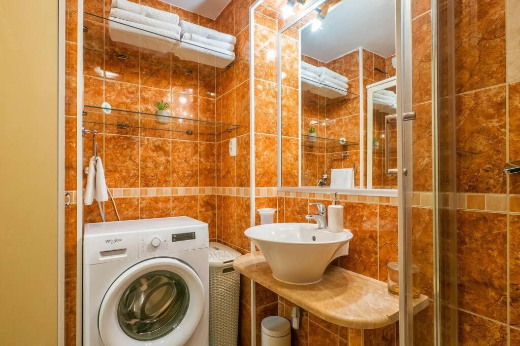 Relaxing 2Bd Apartment, Ground Floor - Walk To Old Town Split Eksteriør bilde