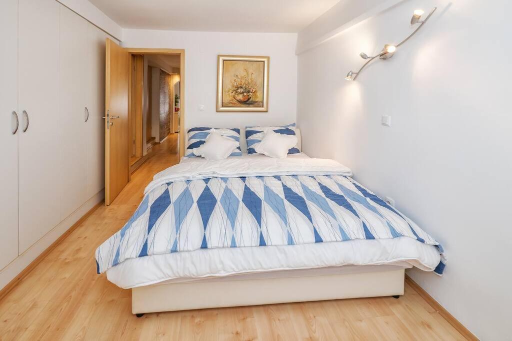 Relaxing 2Bd Apartment, Ground Floor - Walk To Old Town Split Eksteriør bilde