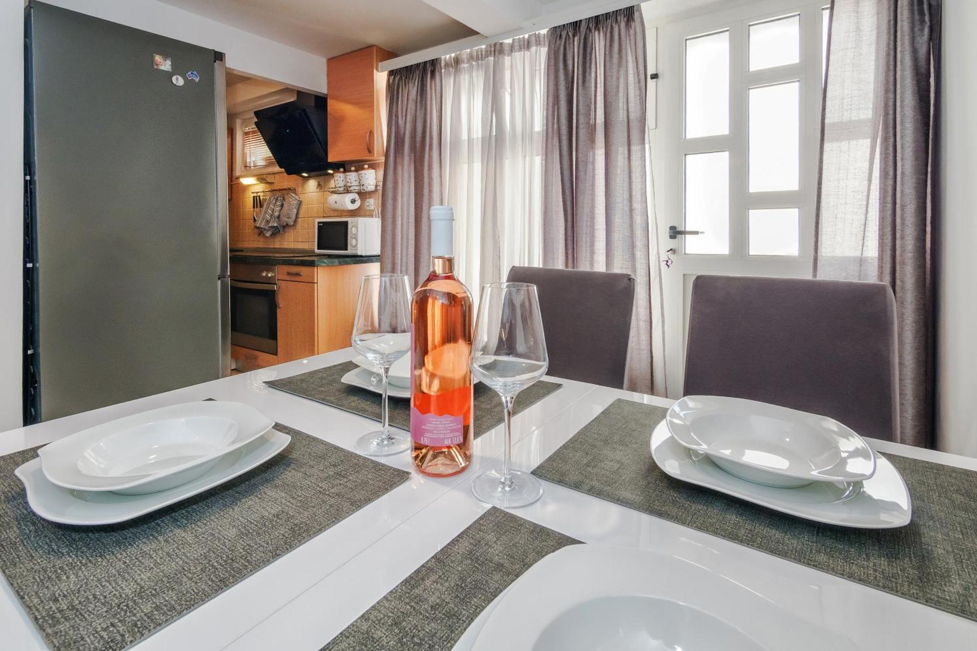 Relaxing 2Bd Apartment, Ground Floor - Walk To Old Town Split Eksteriør bilde