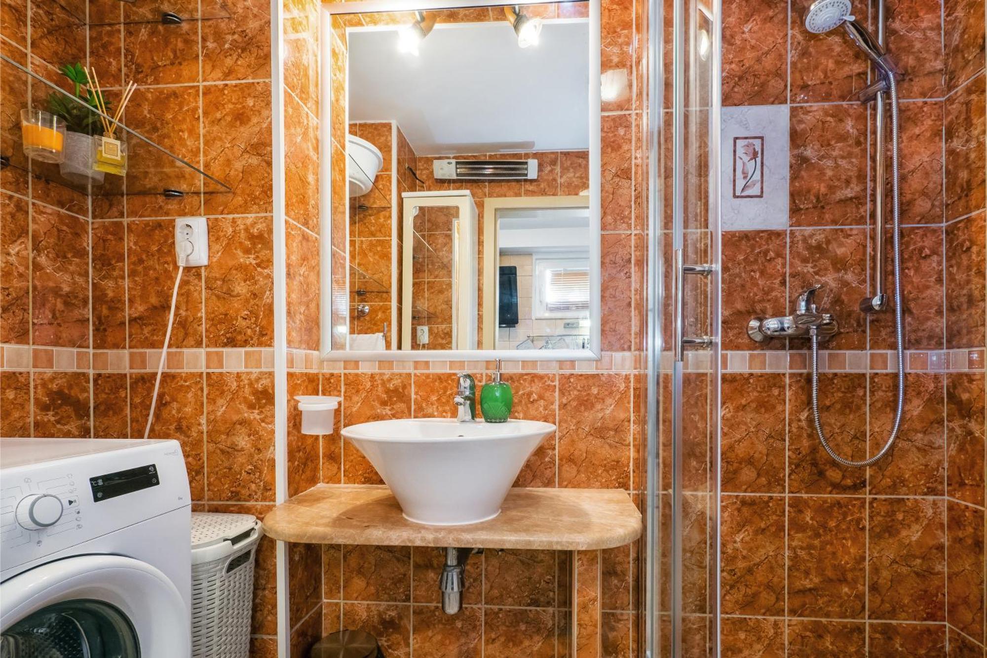 Relaxing 2Bd Apartment, Ground Floor - Walk To Old Town Split Eksteriør bilde