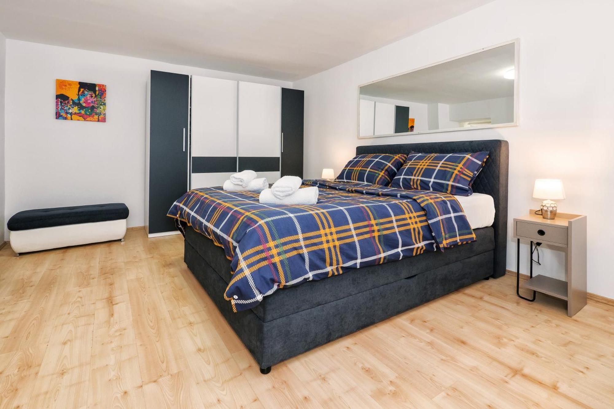 Relaxing 2Bd Apartment, Ground Floor - Walk To Old Town Split Eksteriør bilde