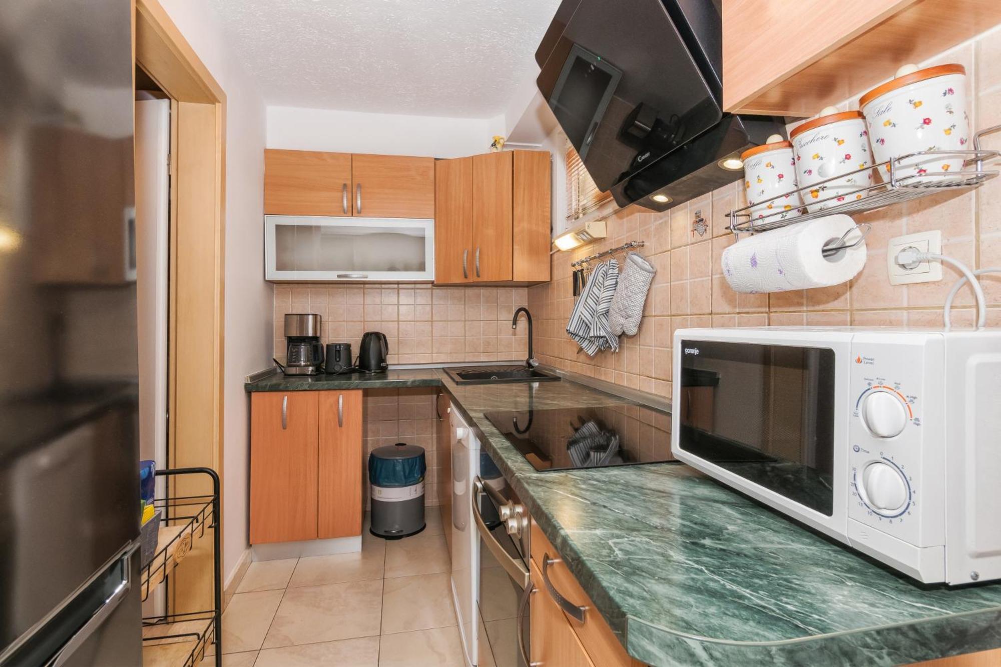 Relaxing 2Bd Apartment, Ground Floor - Walk To Old Town Split Eksteriør bilde