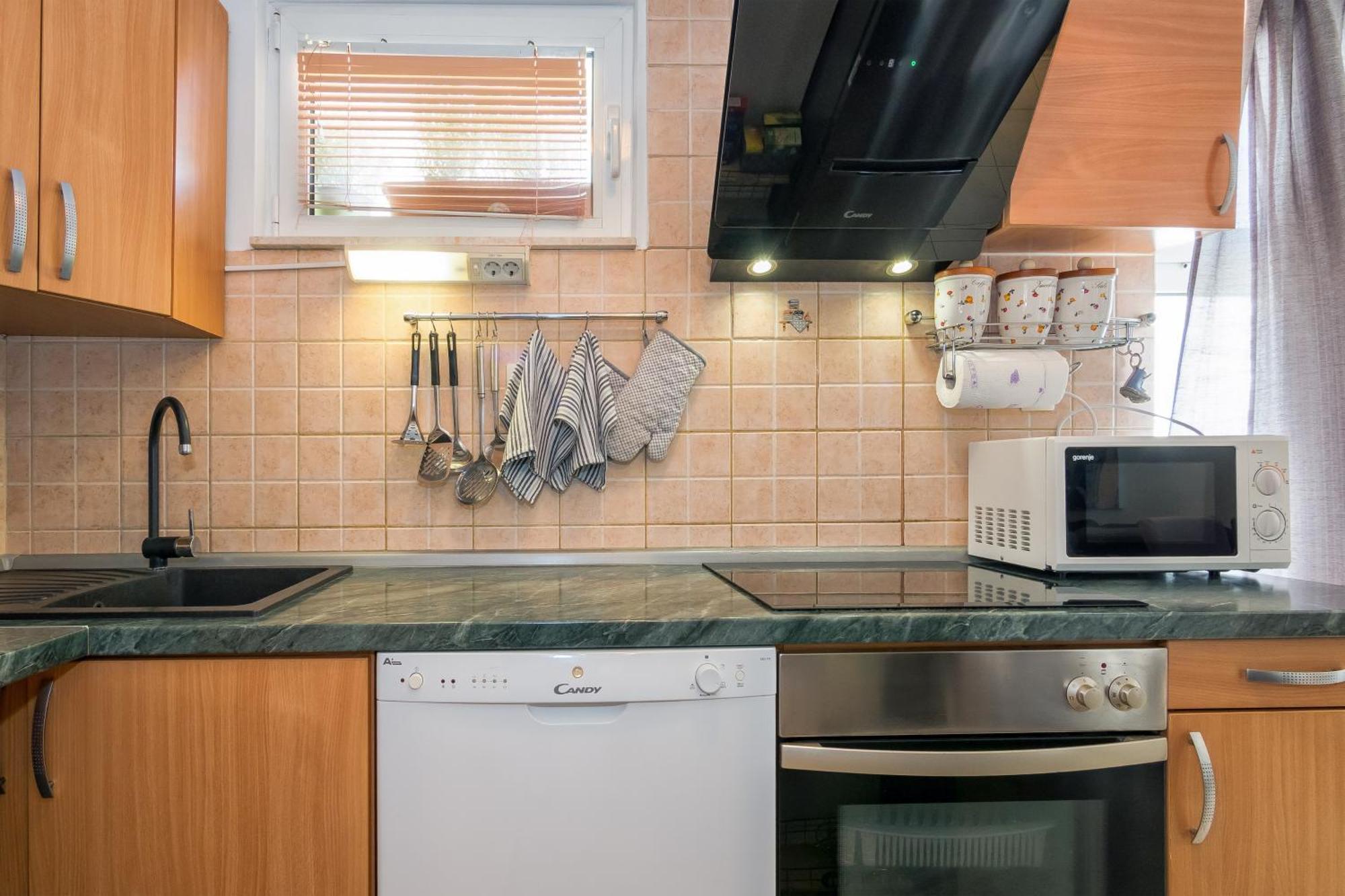 Relaxing 2Bd Apartment, Ground Floor - Walk To Old Town Split Eksteriør bilde