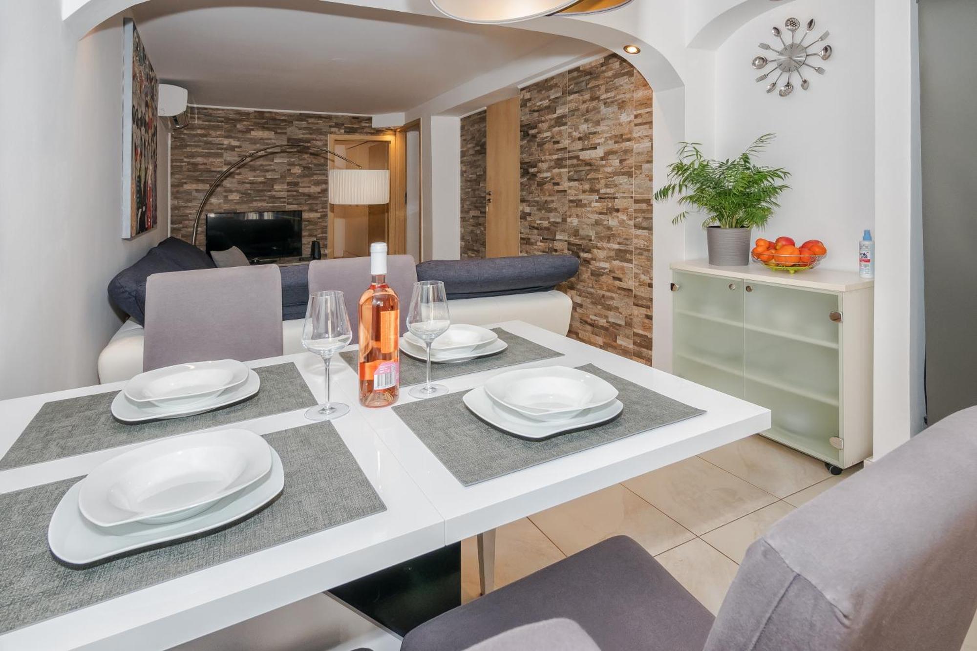 Relaxing 2Bd Apartment, Ground Floor - Walk To Old Town Split Eksteriør bilde