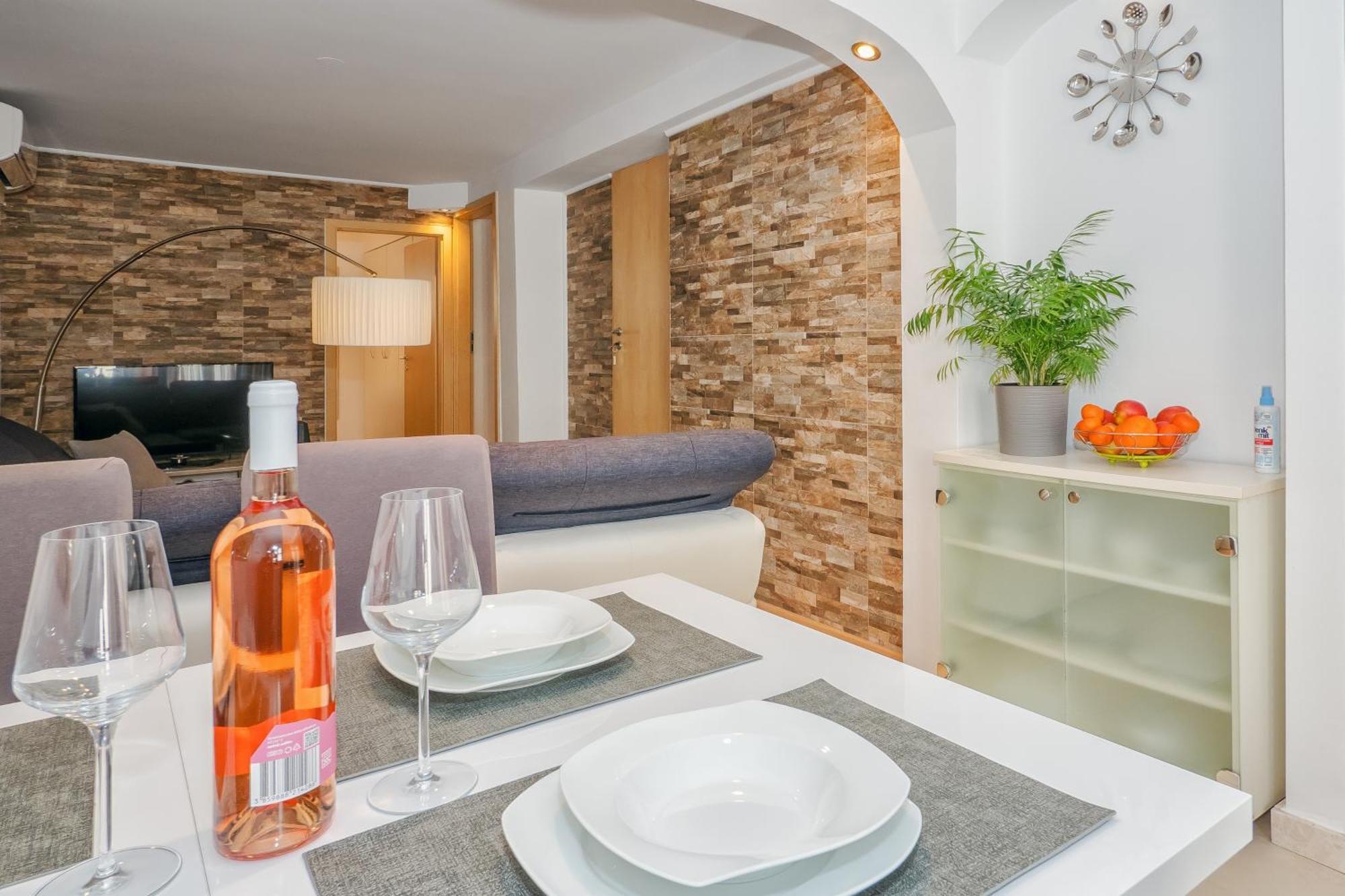 Relaxing 2Bd Apartment, Ground Floor - Walk To Old Town Split Eksteriør bilde